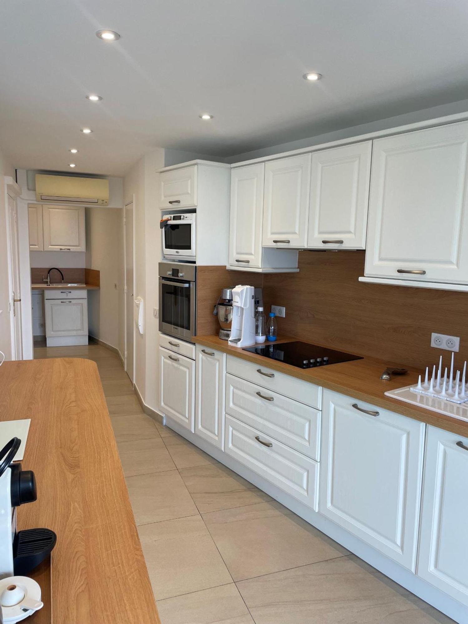 Superbe 4 Pieces Vue 320l Del Appartement *