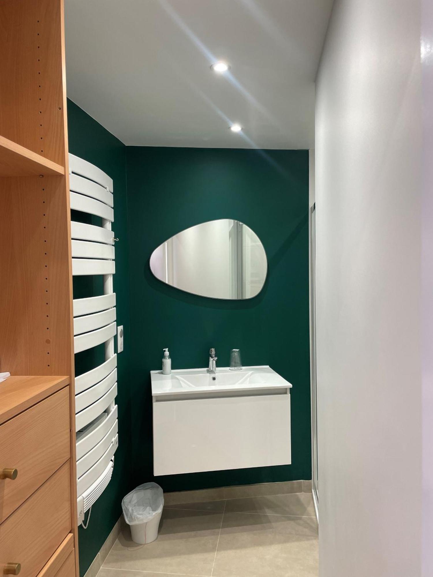 Superbe 4 Pieces Vue 320l Del *